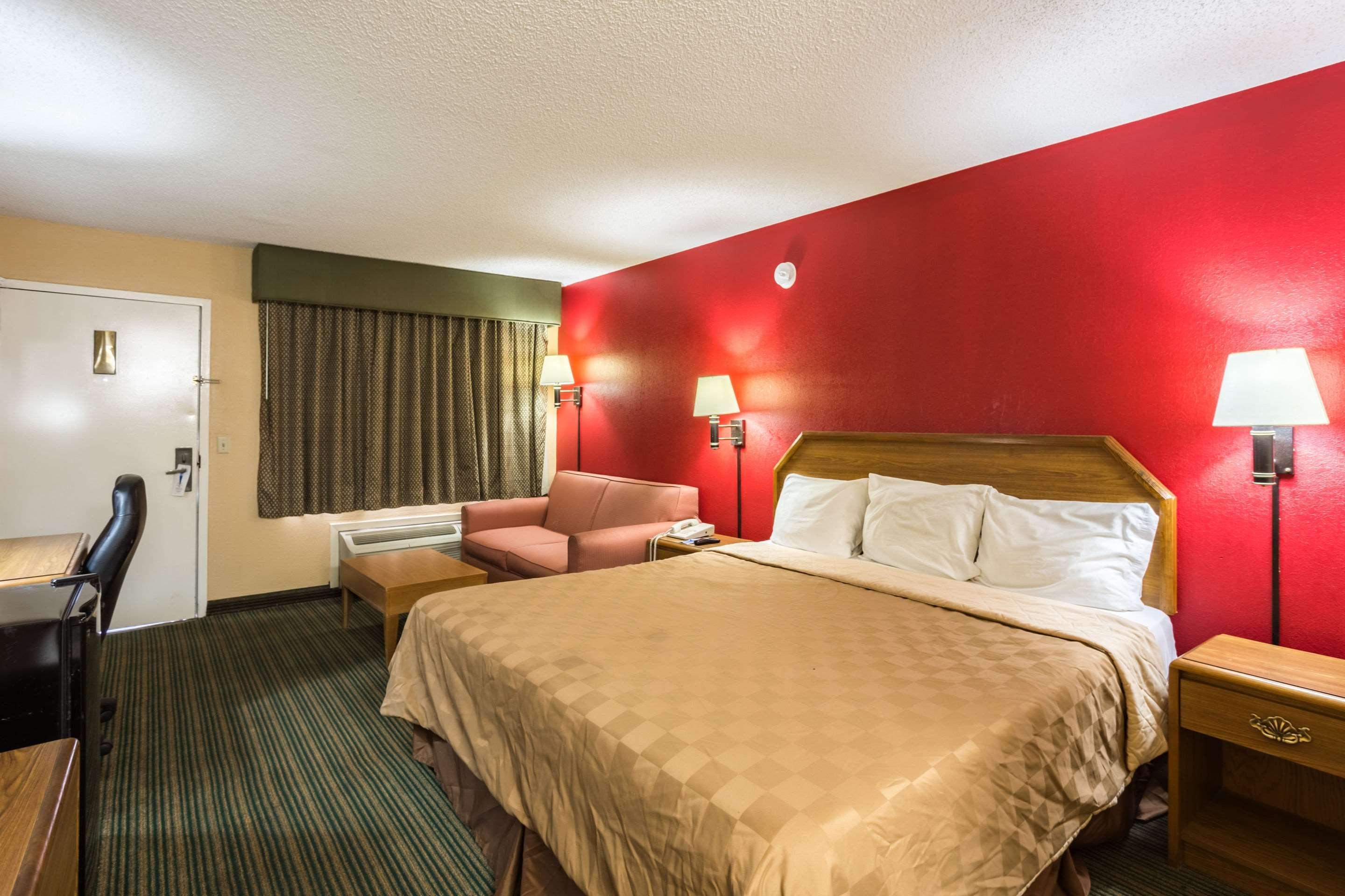 Rodeway Inn Hazlehurst Bagian luar foto