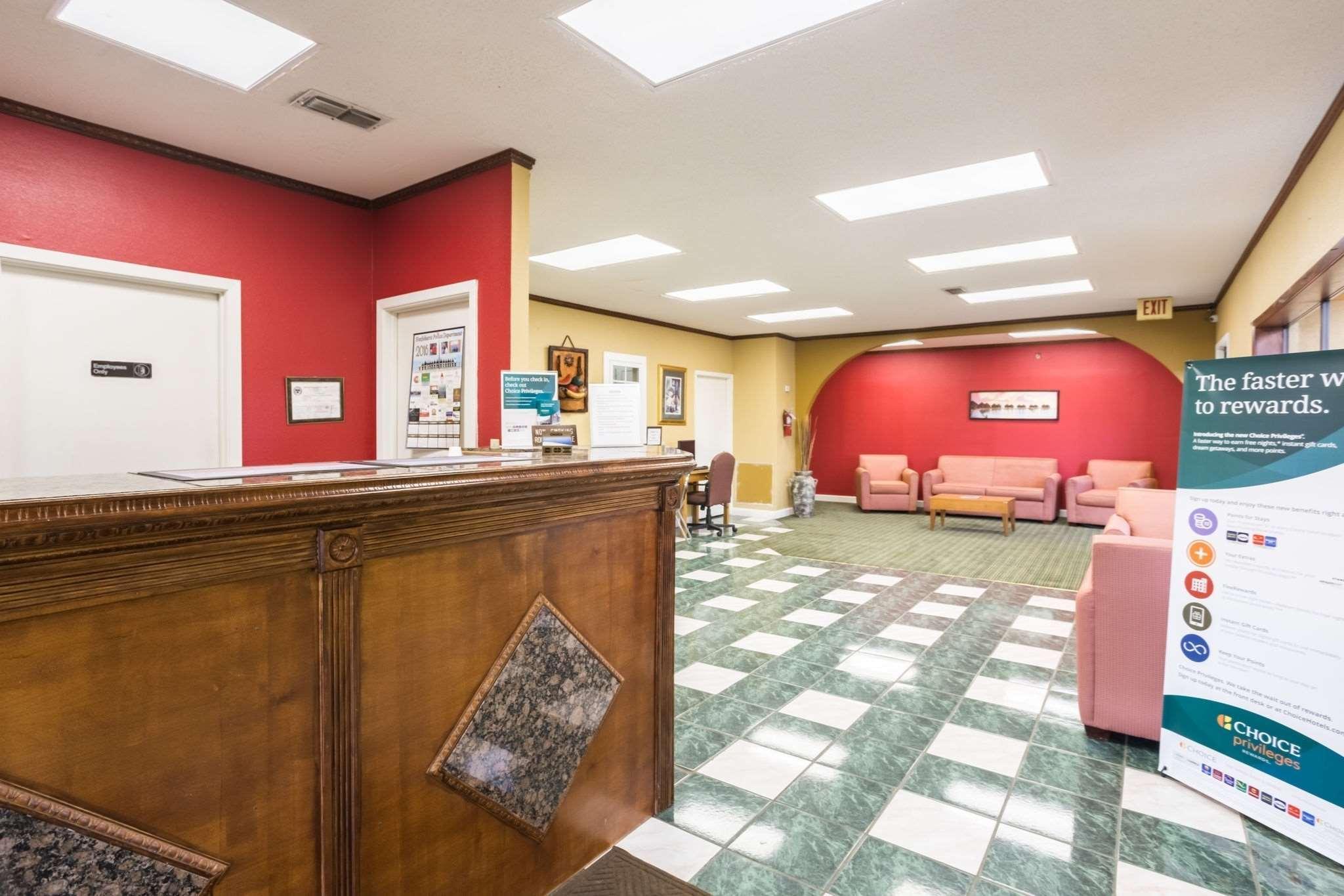 Rodeway Inn Hazlehurst Bagian luar foto