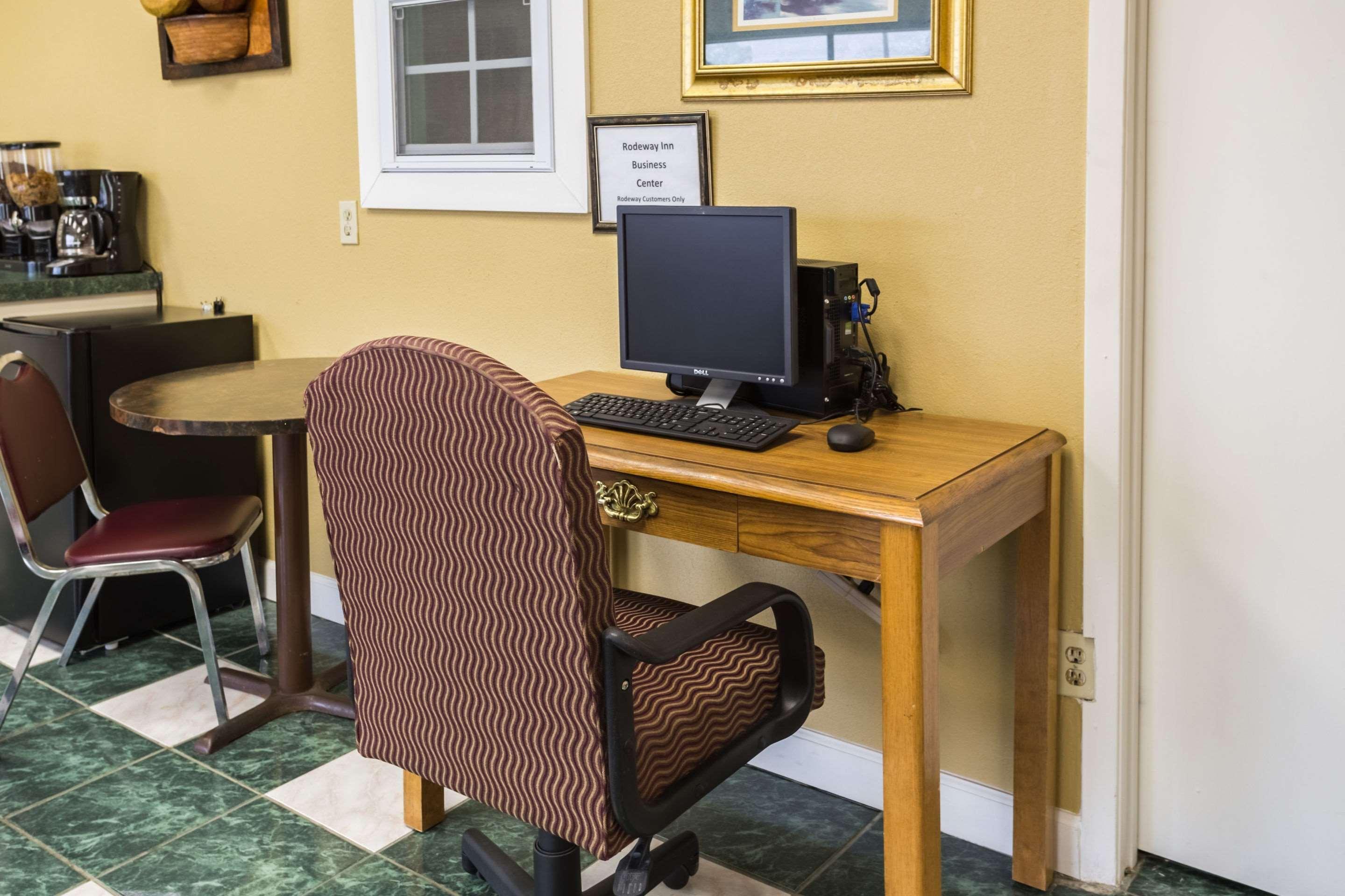 Rodeway Inn Hazlehurst Bagian luar foto