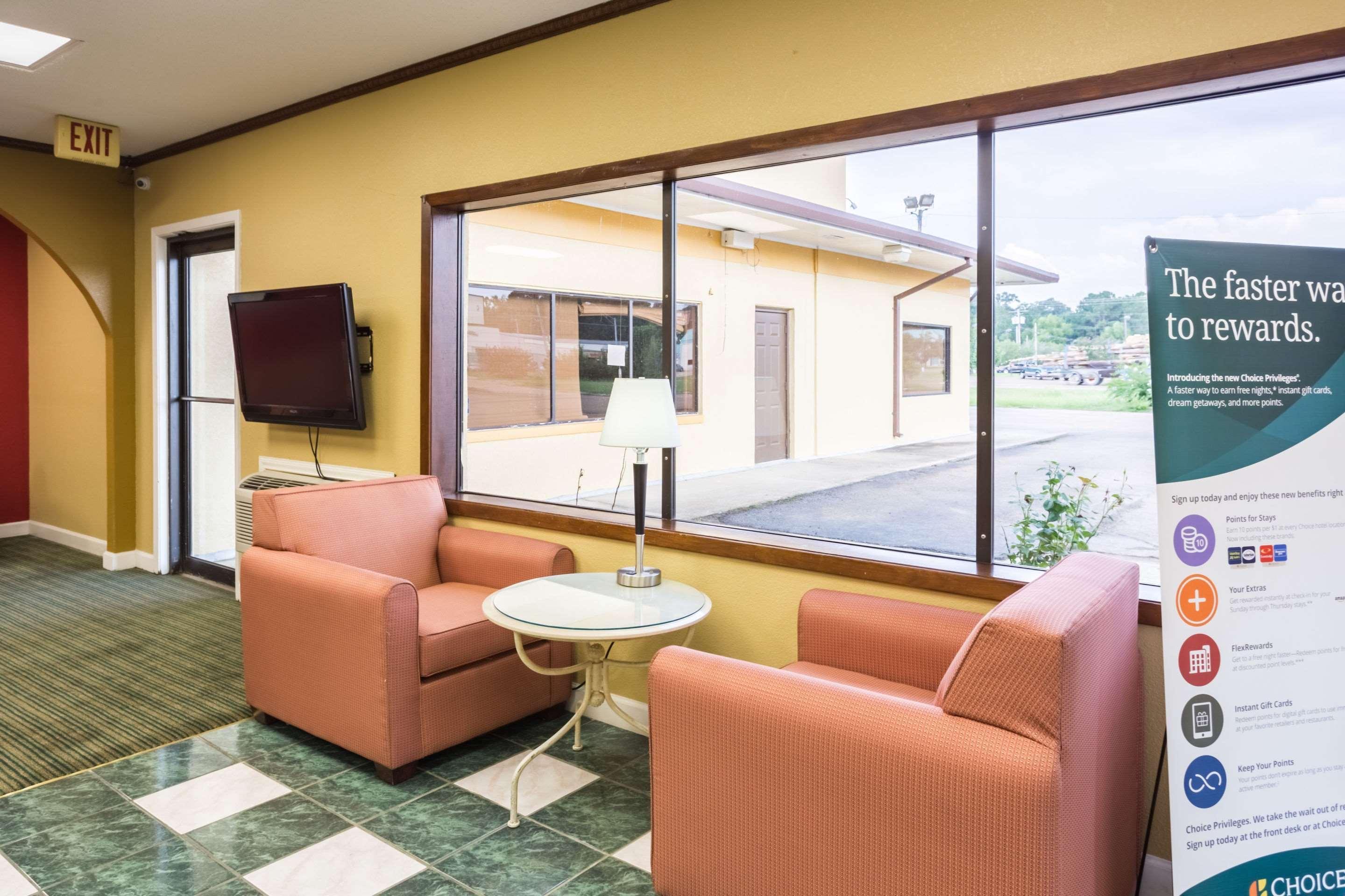 Rodeway Inn Hazlehurst Bagian luar foto