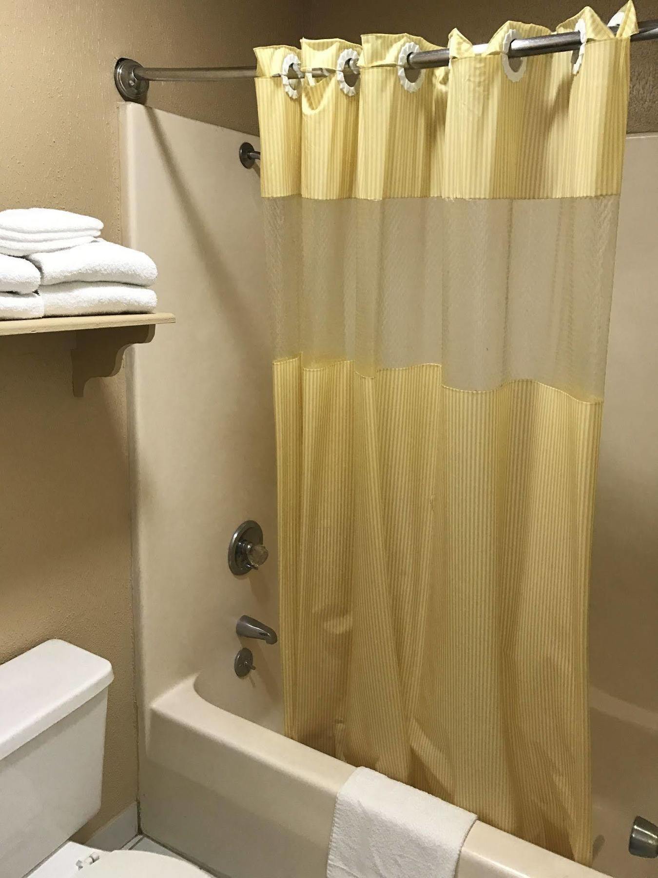 Rodeway Inn Hazlehurst Bagian luar foto