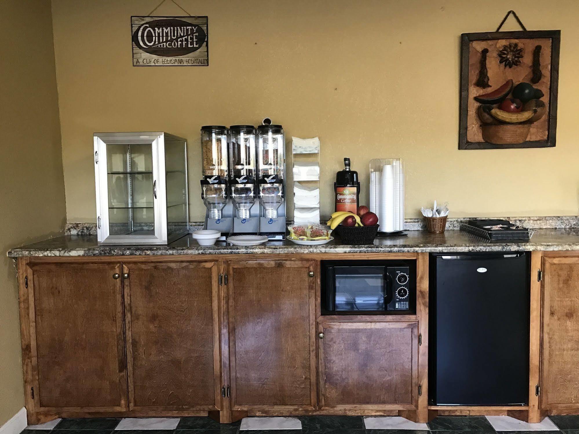 Rodeway Inn Hazlehurst Bagian luar foto